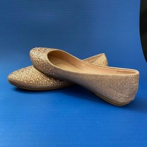 Flat dress shoes. Rose gold.